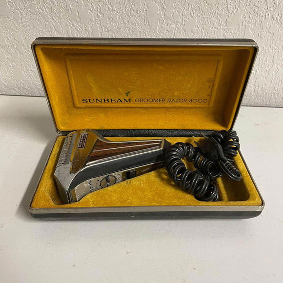 Vintage Sunbeam Groomer Razor 8000 Comes in original case...